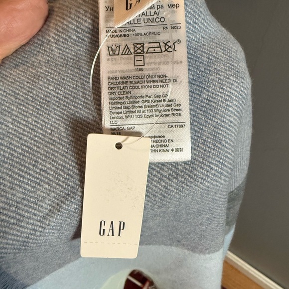Gap NWT Pastel Blue Plaid Acrylic Scarf 80"x22" - Picture 6 of 6
